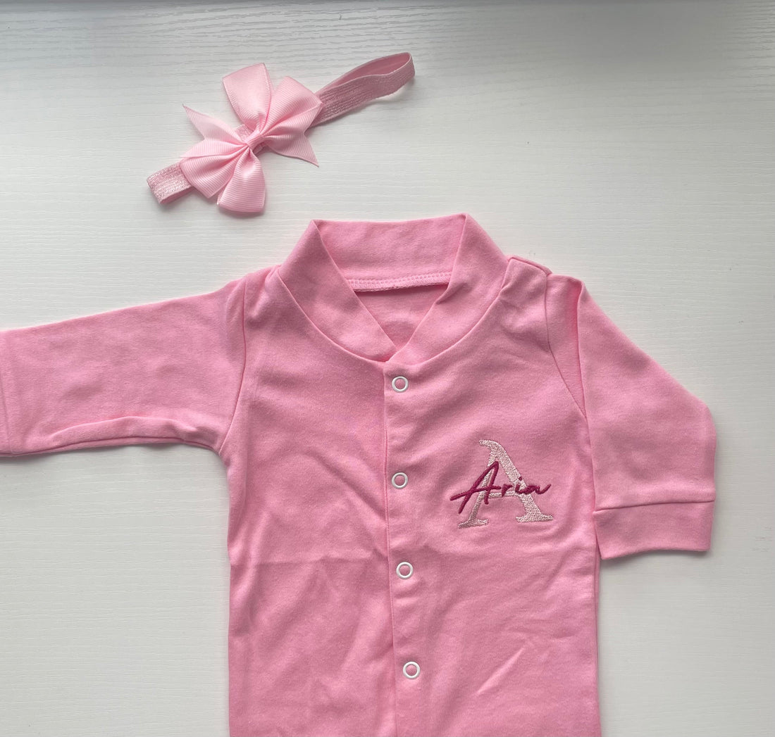 Hospital Bag Checklist: What Baby Clothing Do You Really Need?